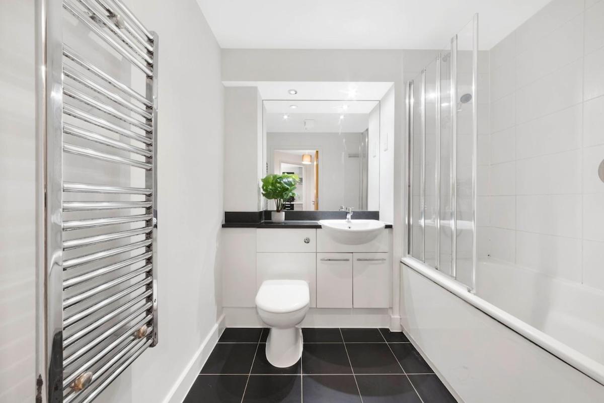 Apartamento New Cosy Excel 1 Bedroom Londres